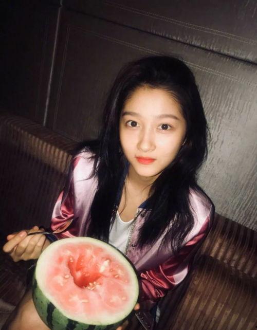 娱乐吃瓜酱画像图片